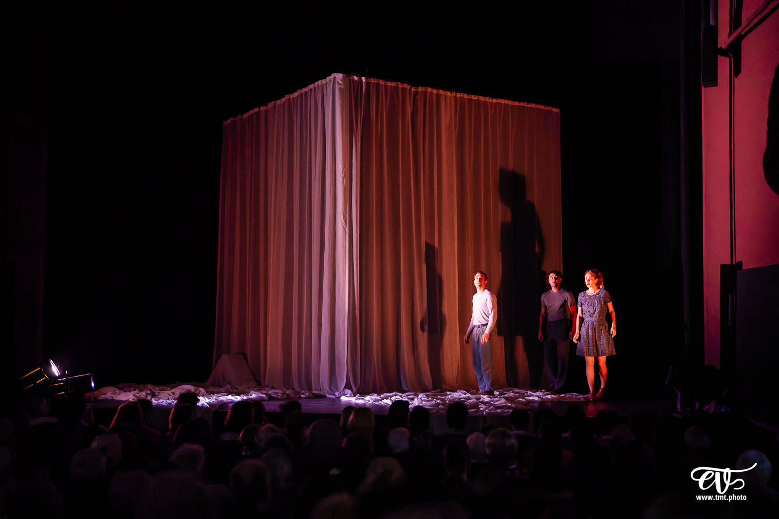 REVENIR (CIE LE TALON ROUGE)